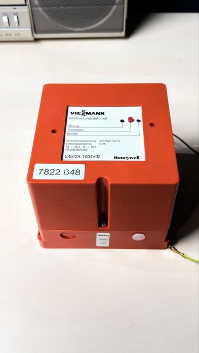 Automat Viessmann 7822 648 Honeywell S4572A 1004V02 – comandă arzător pe gaz, 230V, NOU