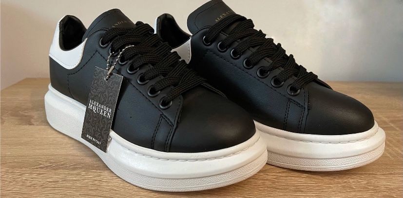 Vand Adidasi Alexander McQueen de barbati marimea 41 si 42