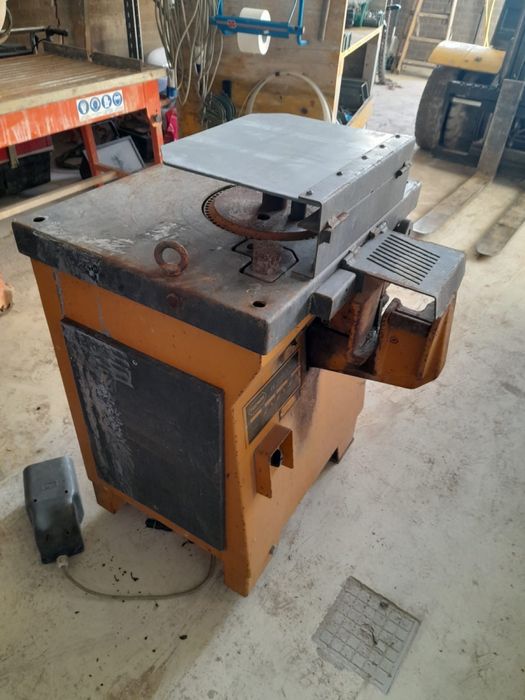 Masina de fasonat fier beton