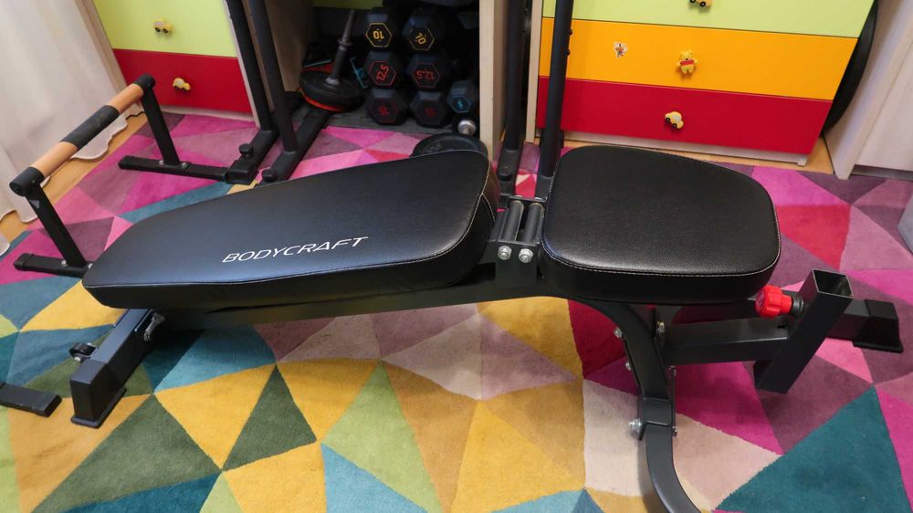 Banca  pt. abdomene, biceps, picioare impecabila BodyCraft profesional