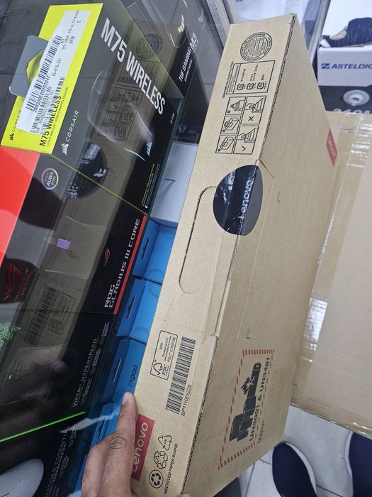 Notebook Lenovo 512 tali yangi kelishtrib beriladi