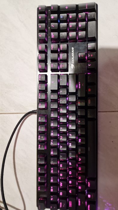 Cougar Vantar MX механична клавиатура червени суичове