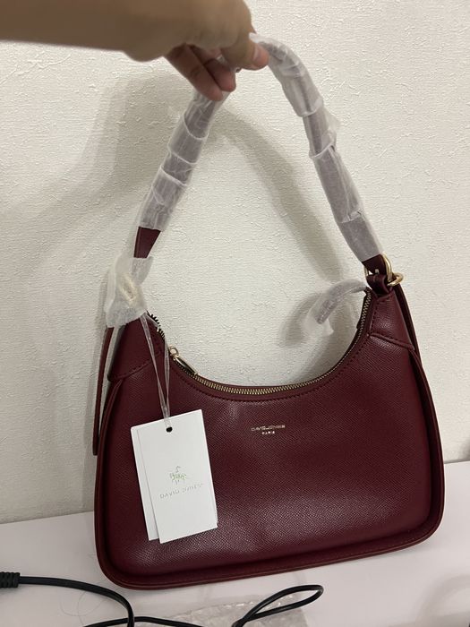 Красная элегантная сумка