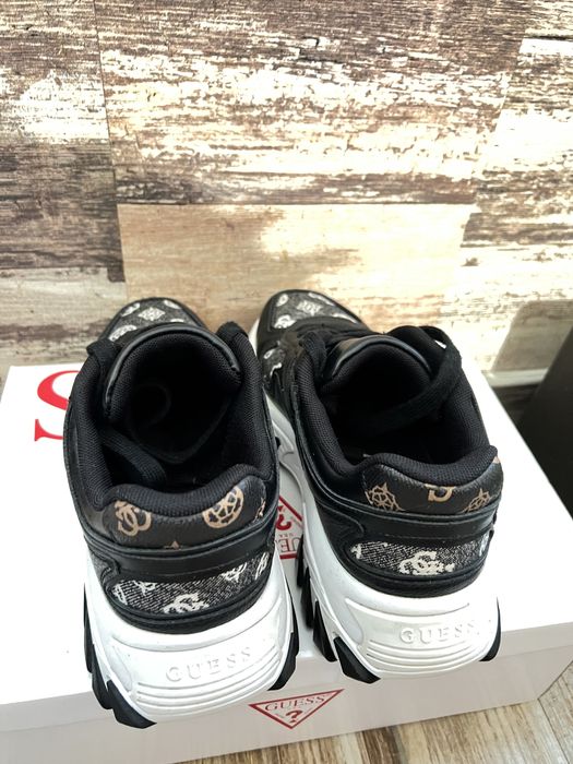 Guess Сникърси 38 номер