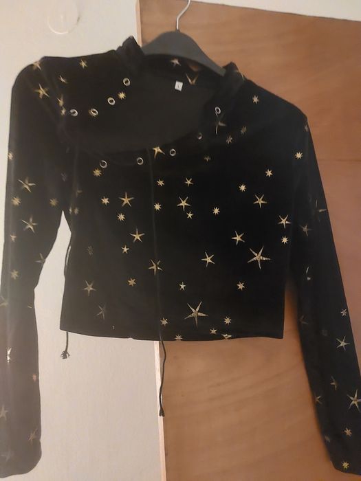 Bluza deosebita scurta catifea marimea XS sau S