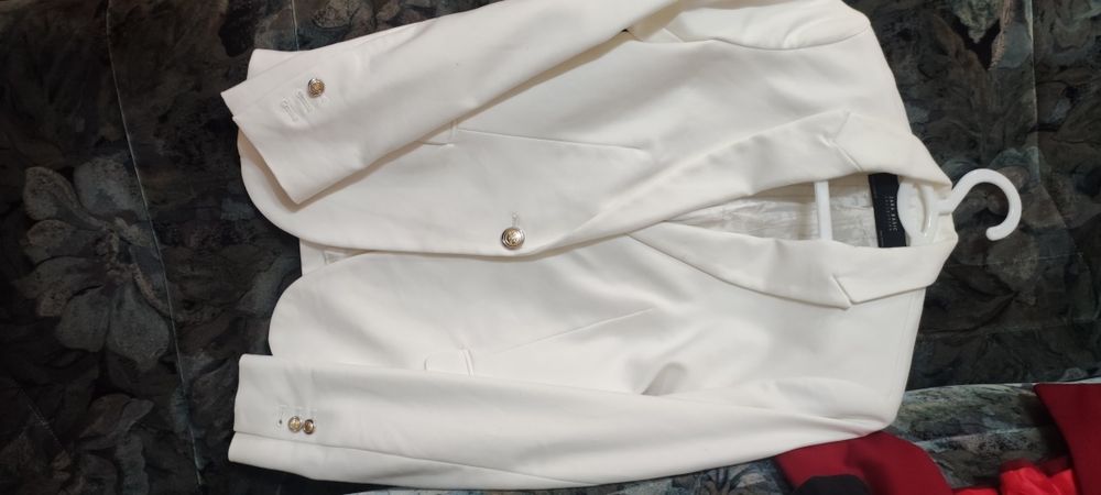 ZARA костюм за 180 000