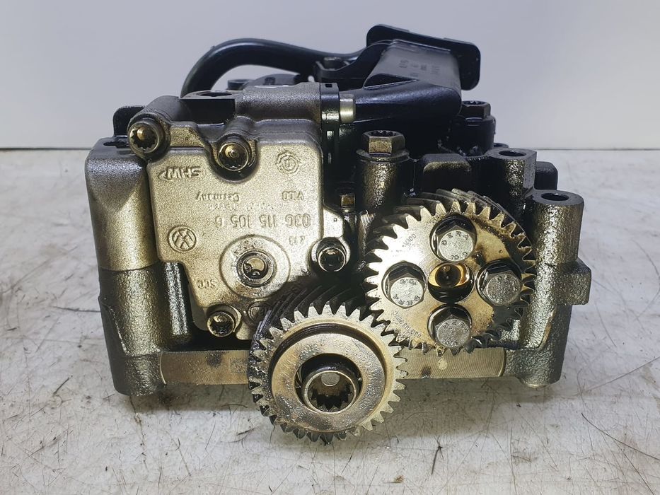 Pompa ulei 03L103537 Volkswagen Passat B6 (2005 - 2010) 2.0 tdi BMP