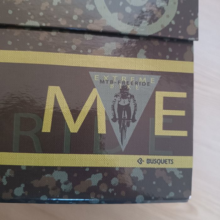 Busquets - папка куфарче