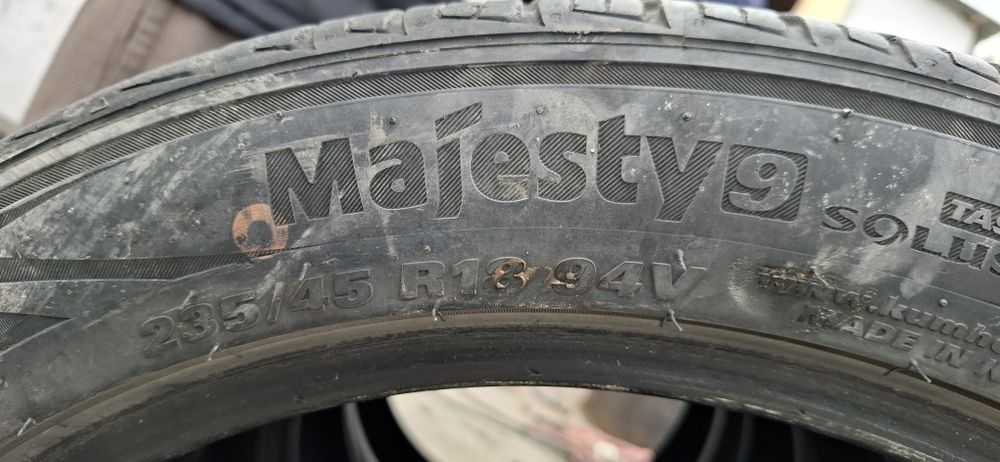 Продам шины 235/45 R18