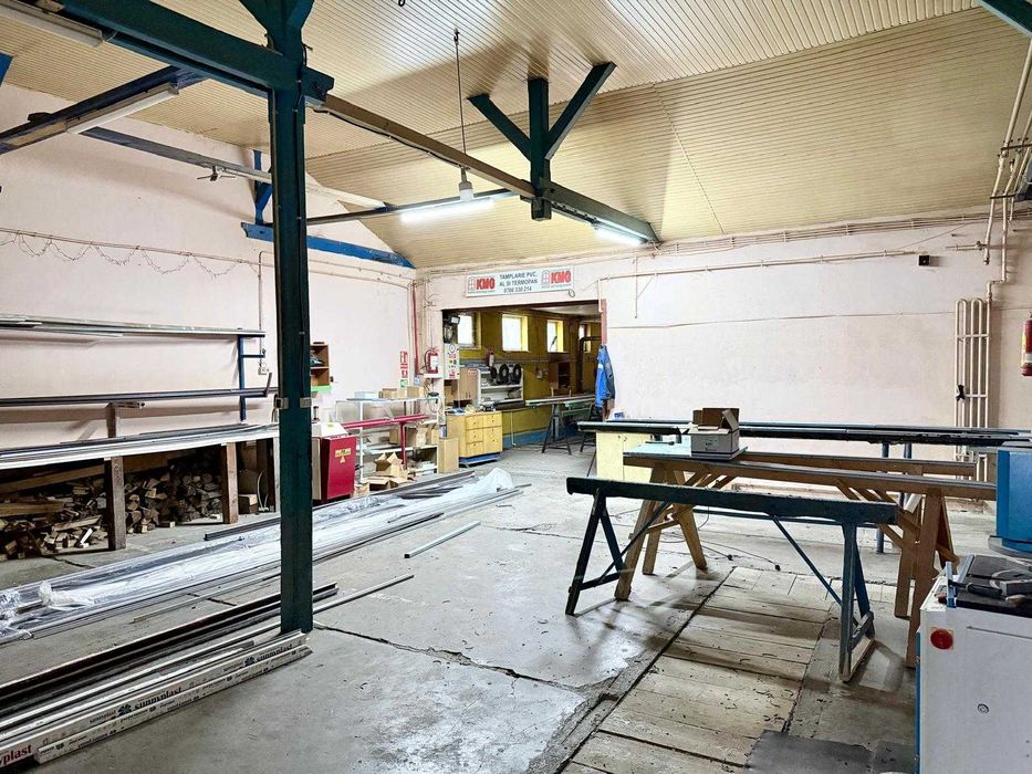 Inchiriez atelier tamplarie PVC