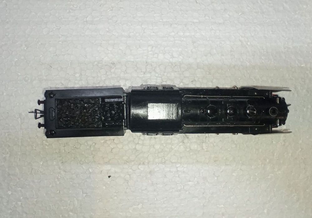 Locomotiva fleischmann BR24 scara H0, 1:87

Tracțiune integrală pe 3 a