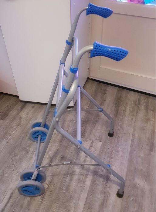 Cadru însoțitor pentru mers