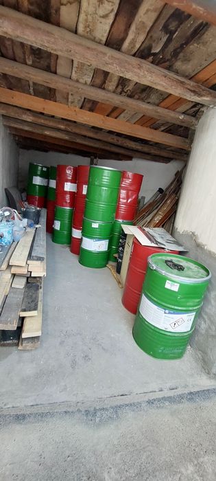 Бочка. Пенадан бўшаган.