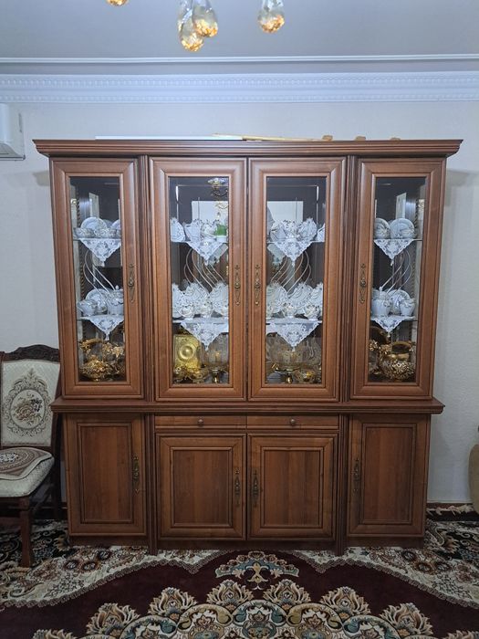 Горка стенка мебел ҳолати зӯр