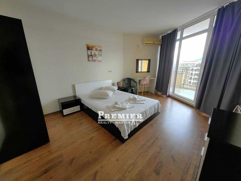 Тристаен апартамент в Ахелой, в комплекс на първа линия