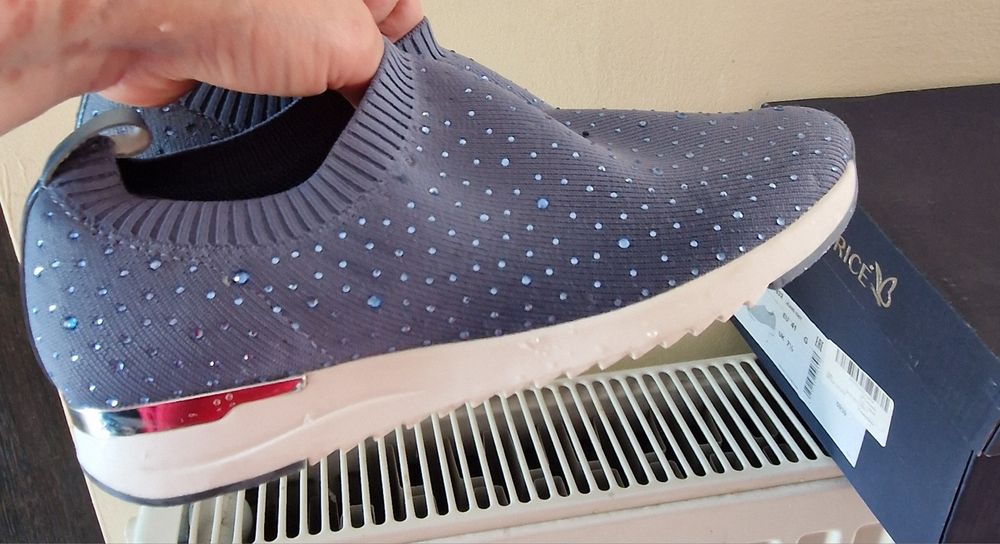 Pantofi slip-on cu strasuri