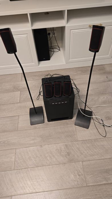 Сабвуфер и 5 колонок