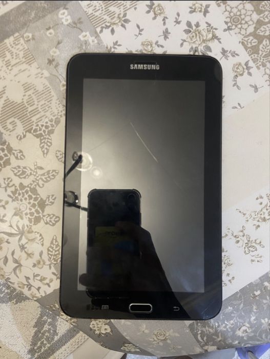 Продам планшет Samsung(не рабочий)