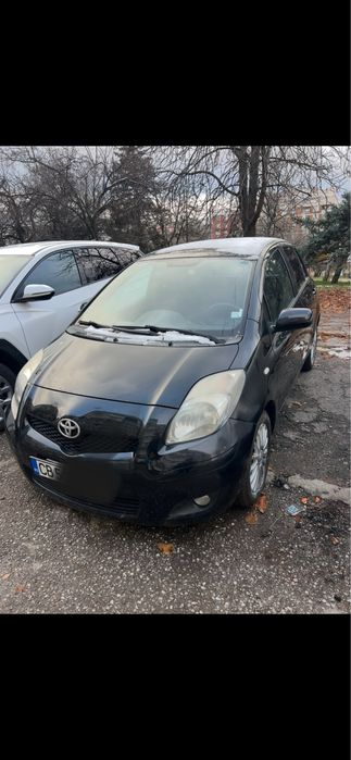 Продавам Тойота Ярис