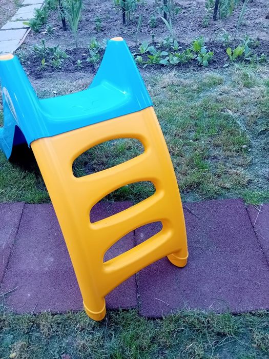 Topogan/ tobogan de plastic, puțin folosit