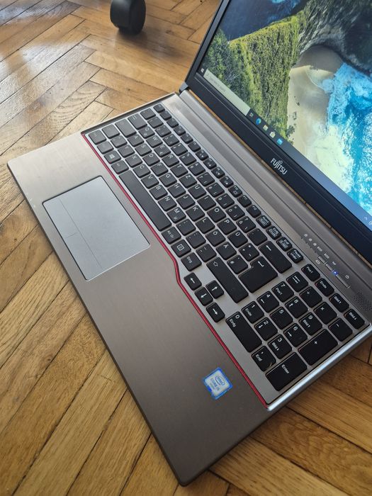 Laptop Fujitsu i5 ssd ddr4