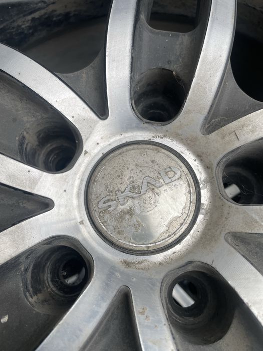 Продам комплект шин с дисками