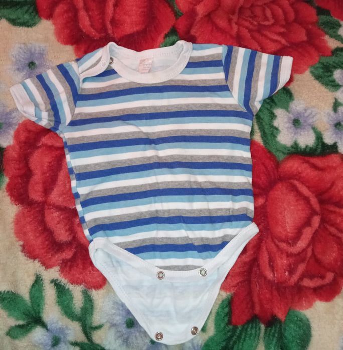 Продам детские вещи