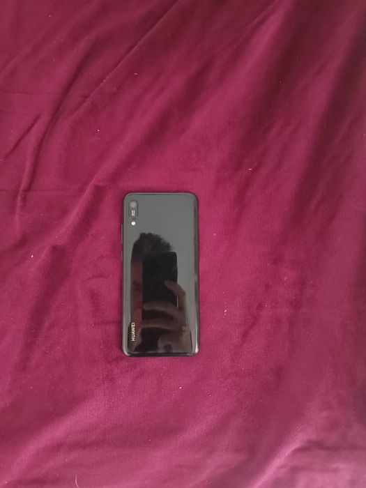 Vând telefon Huawei y 6 telefonul funcționează impecabil