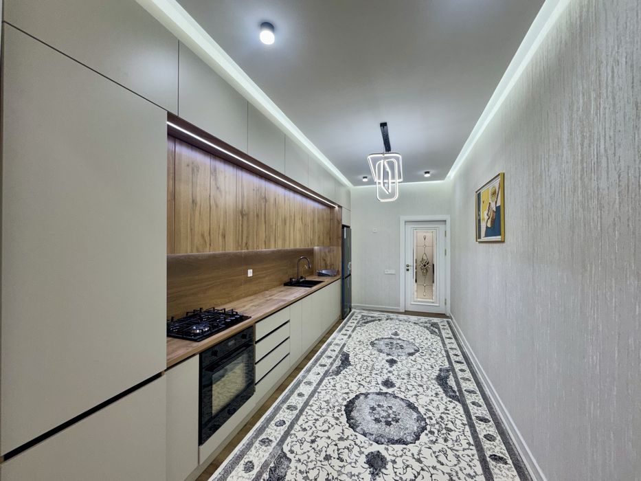 3х комнатная квартира, на 2 этаже. Рудакий