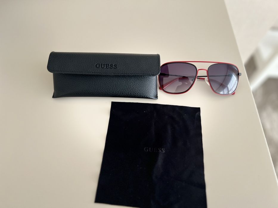 Мъжки слънчеви очила Guess