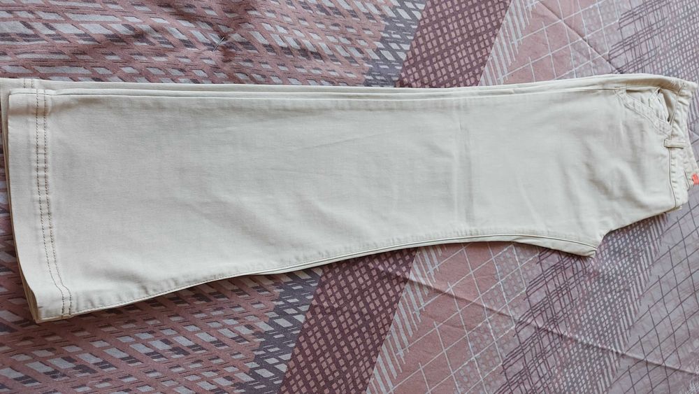 Дамски дънки за сезона - изгодно