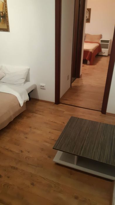 Cazare muncitori și turism.