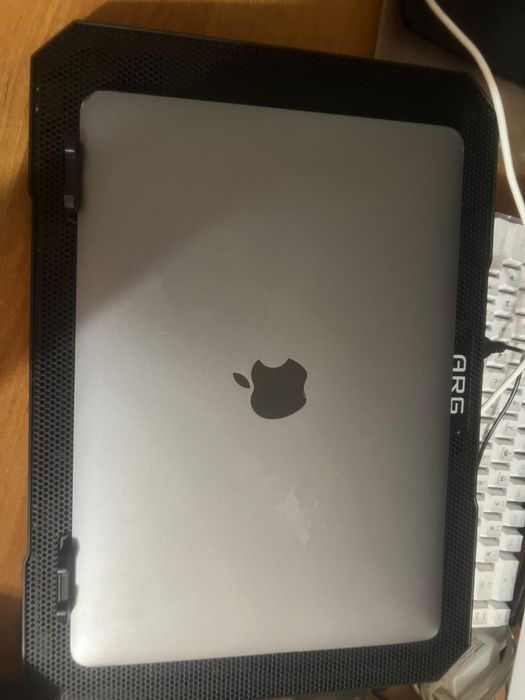 Продам MacBook 2017 A1534