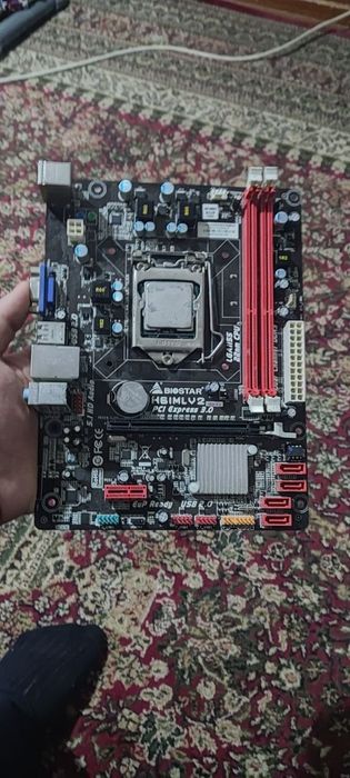 Plata h61 i3 aybi soket qrilgan  va DDR2 Pentium