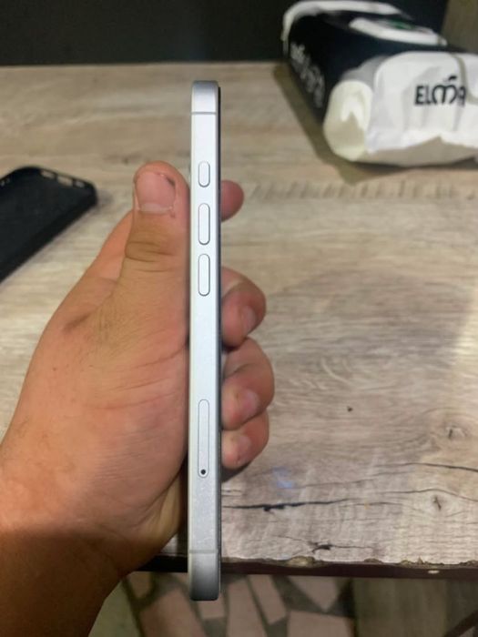 Iphone 17 xolati ideal srochna sotiladi