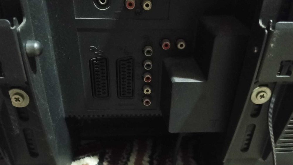 Продам Телевизор Sony Bravia на запчасти,не включается