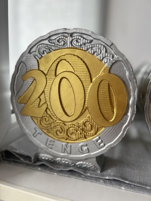 Продаю копилки номиналом 200 , 100 тенге из гипса.
