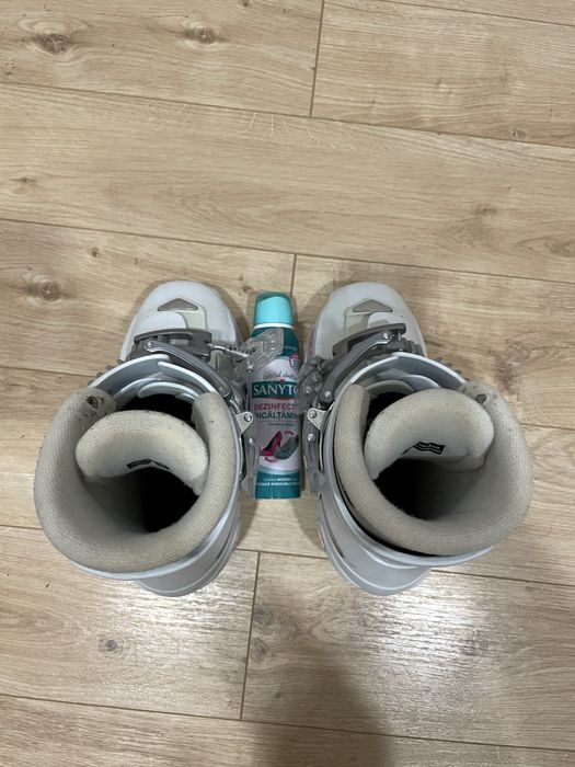 Clapari fete, marimea 35