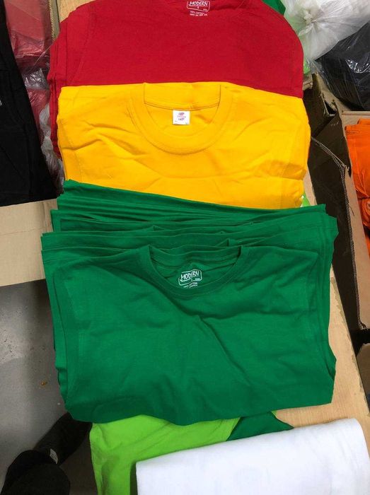 Базовая футболка из трикотажа Идеальный вариант на каждый день.