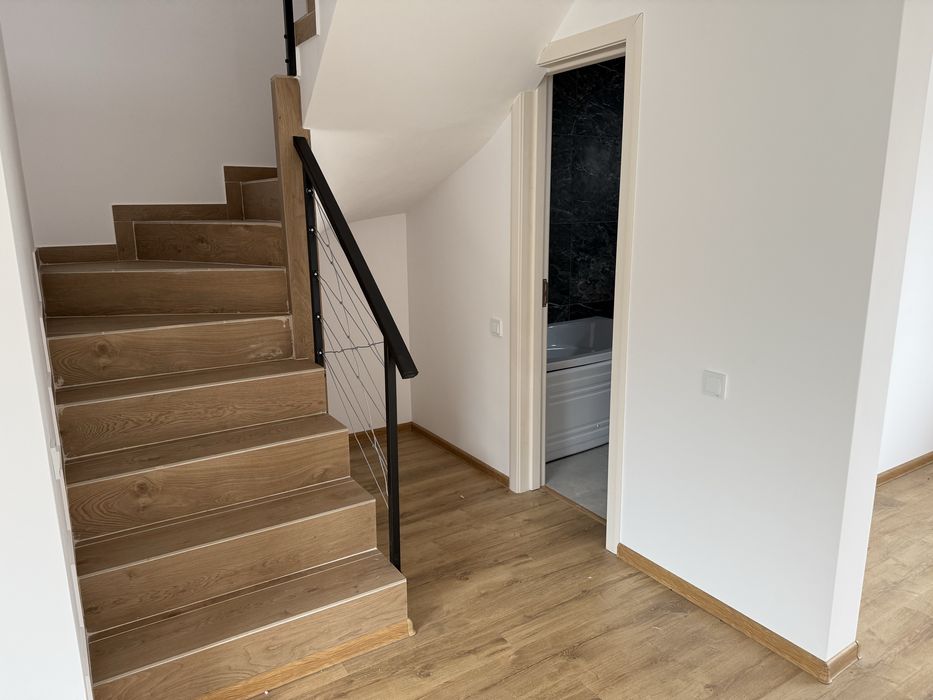 Apartament de vanzare - str. Viile Dealului Mic