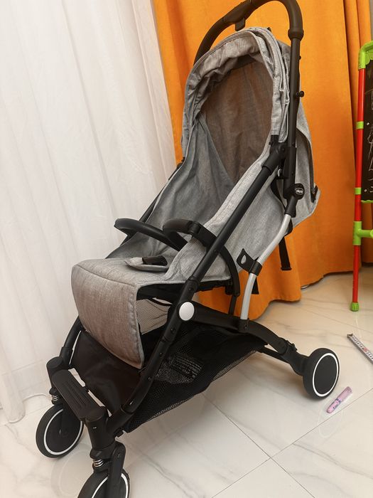 Продам коляску Chicco