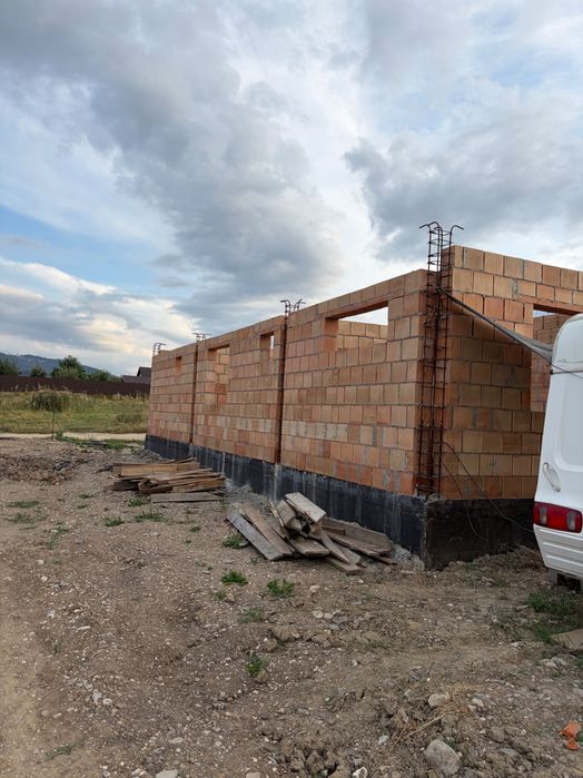 Casa individuala la roșu – Teren 550 MP + utilități – CĂRPINIȘ, BRAȘOV