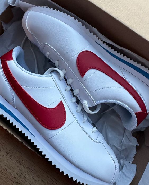 Новые кроссовки Nike Cortez