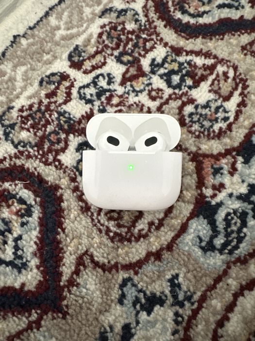 AirPods + zaryadnik usb narxini kelishamiz