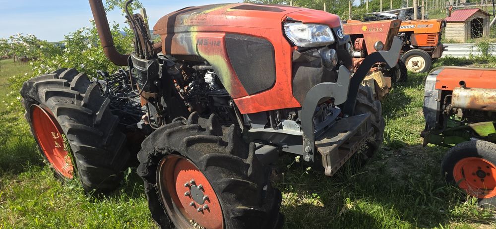 Kubota M5-112 – pentru piese / avariat după incendiu

Vând tractor Kub