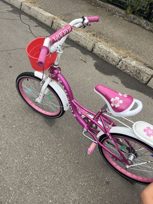 Bicicleta fete 6-9 ani