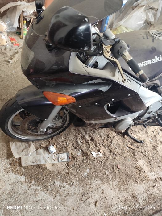 Vând Kawasaki zzr600