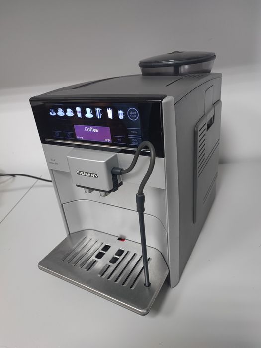 Espresor Siemens EQ6 seria 300 cu dispozitiv spumare lapte