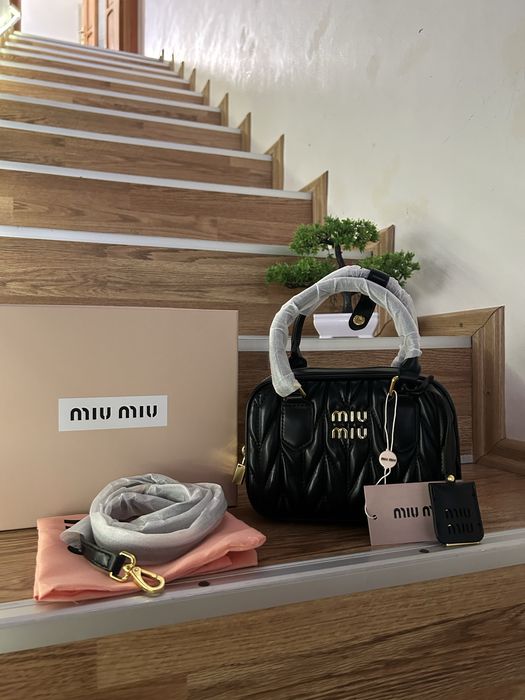 Geanta Miu Miu neagra