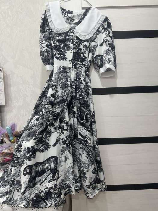 Элегантное платье в стиле Dior